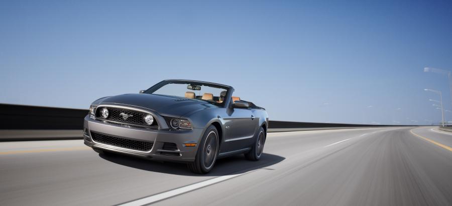  Ford Mustang GT 2013 года  (фото 6 из 58)
